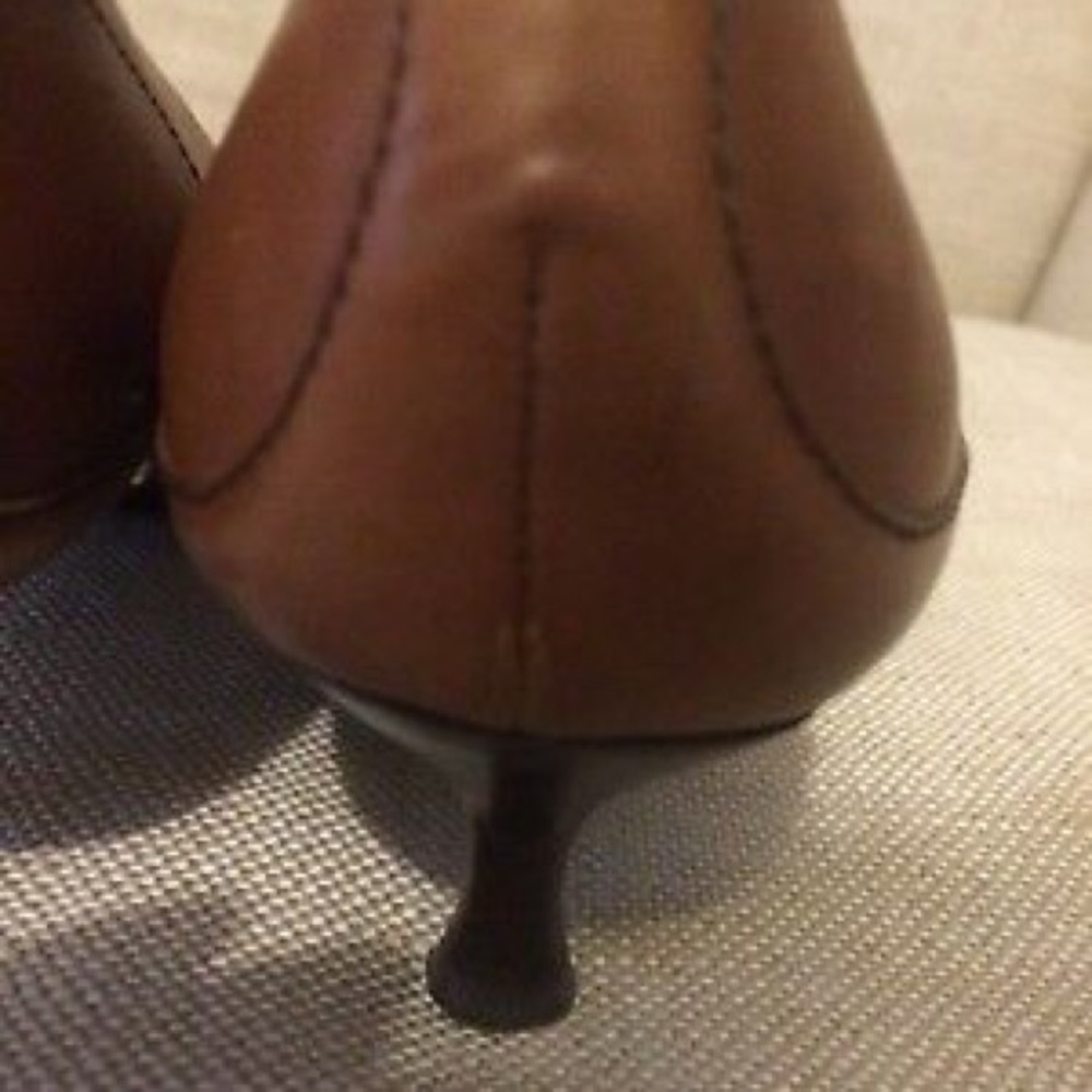 Prada Pumps Brown Leather Buckle Retro Kitten Heel - Picture 7 of 8